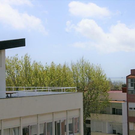 Blue Apartment Parede Beach House ภายนอก รูปภาพ