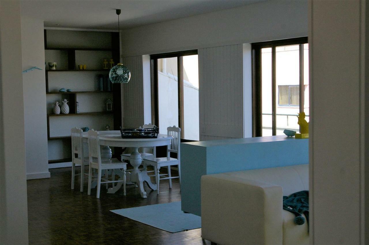Blue Apartment Parede Beach House ภายนอก รูปภาพ