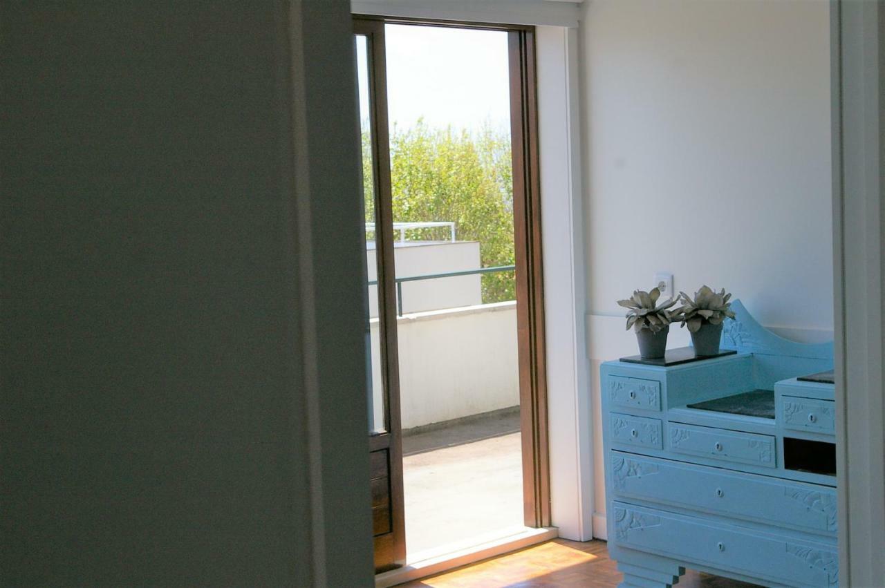 Blue Apartment Parede Beach House ภายนอก รูปภาพ